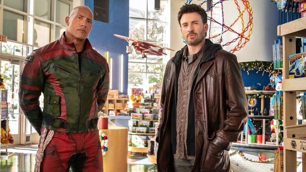 Dwayne Johnson y Chris Evans llegan al cine con acción navideña