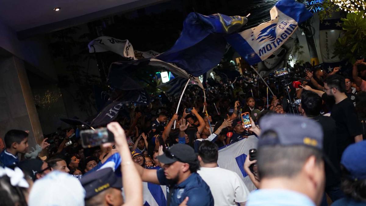 Banderazo: locura de Motagua, Chauder presente, abuelita y show previo a la final