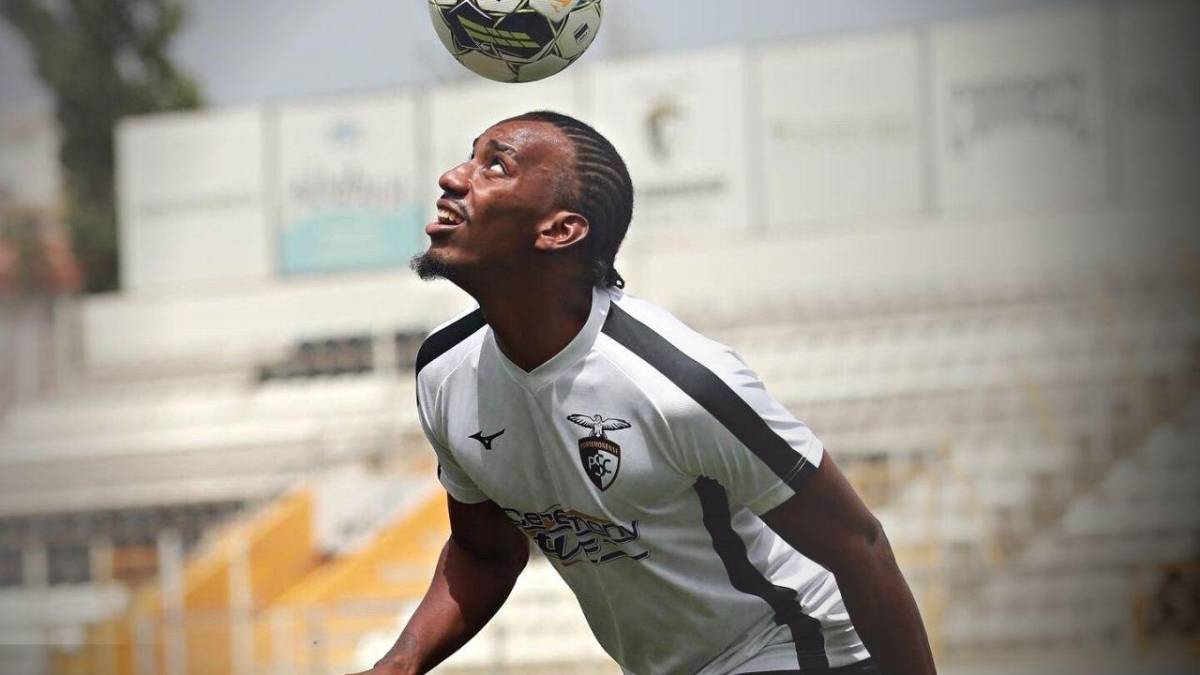 Bryan Róchez del Portimonense de Portugal es el primer legionario confirmado de Honduras para la Copa Oro.