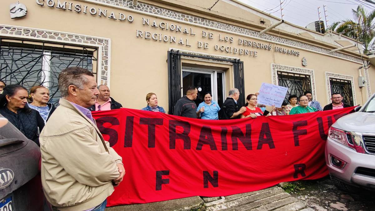 Denuncian a autoridades del IHSS por violar derecho a la salud