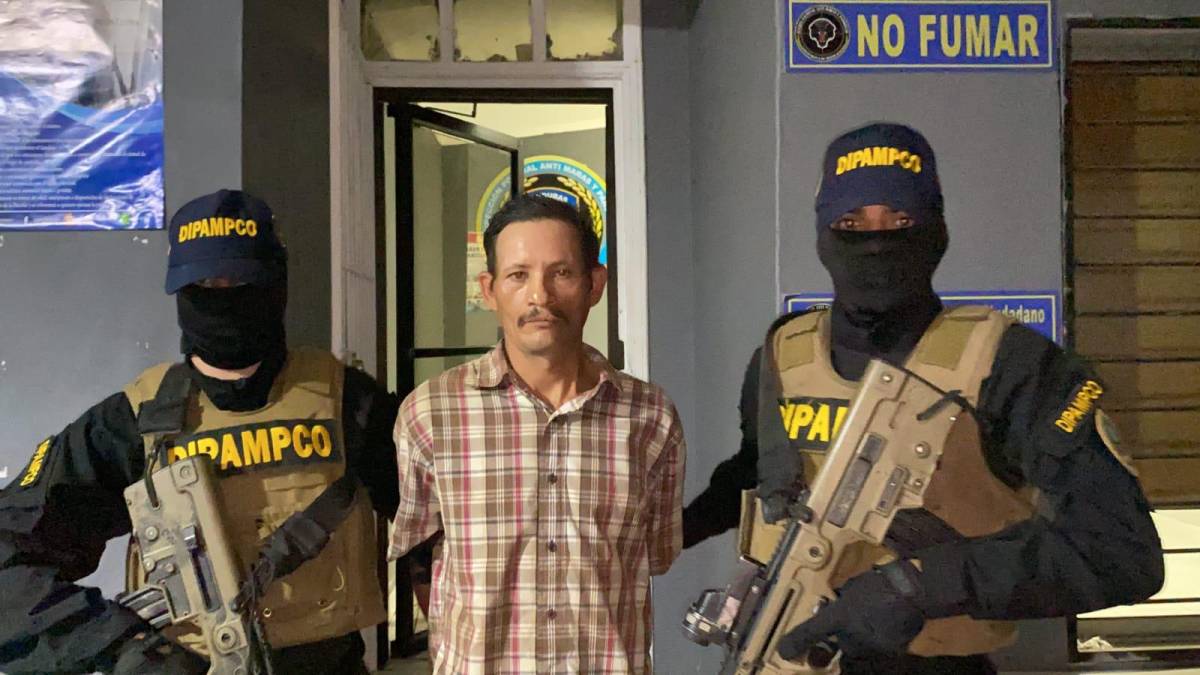 Según la Policía, este individuo es uno de los cabecillas de una banda dedicada a secuestros, sicariato y robo a mano armada en la zona atlántica de Honduras. 