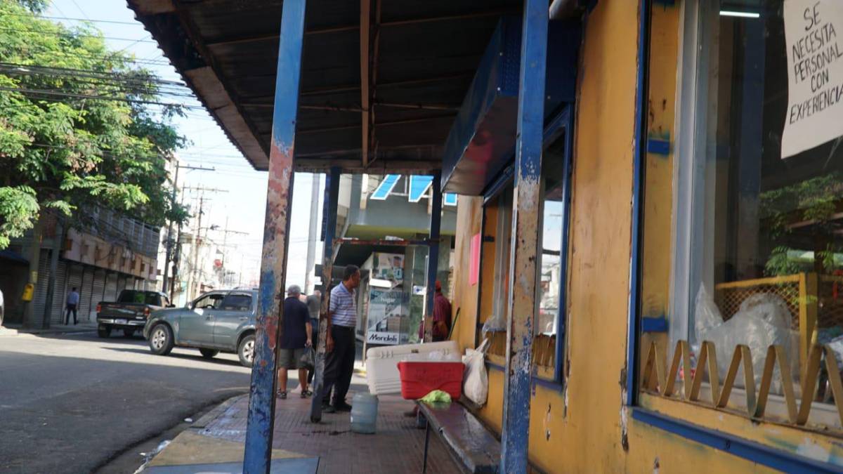 Así luce el punto de taxis de la colonia Fesitranh en San Pedro Sula.