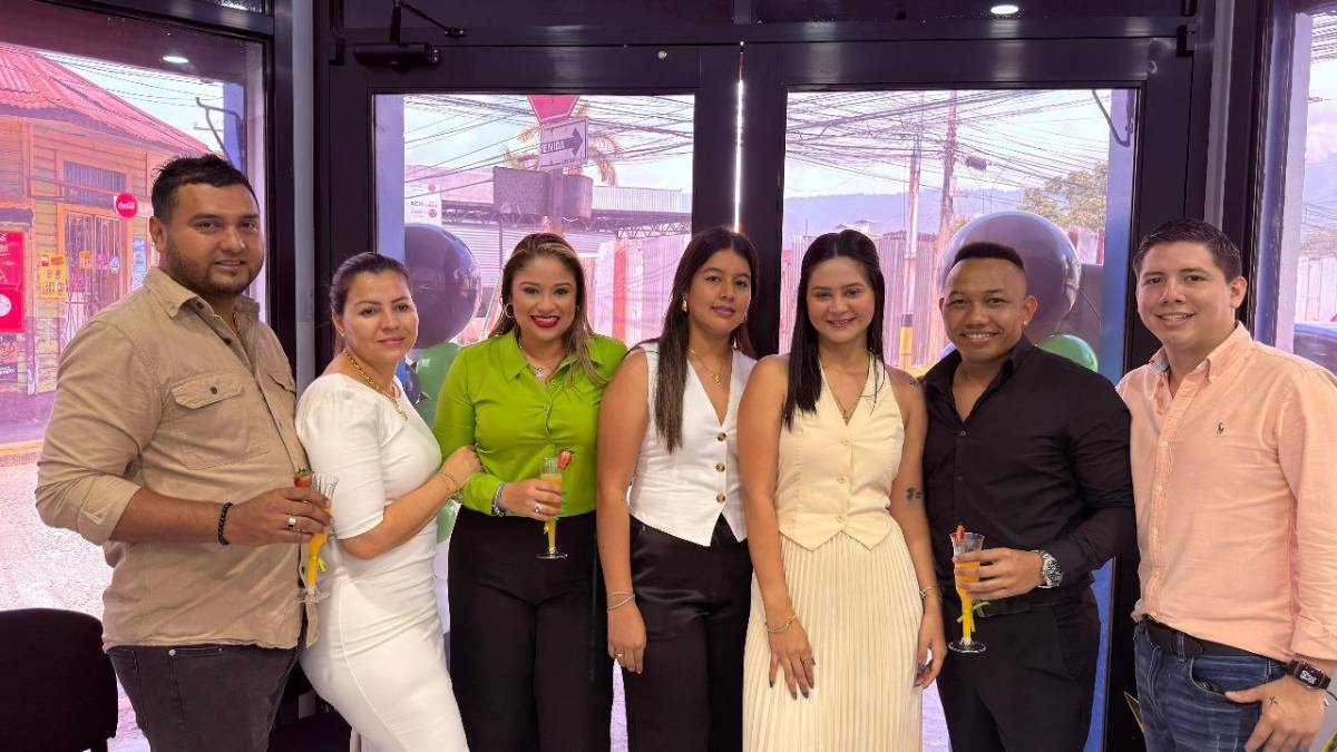 Brindis inaugural de Ready On Travel