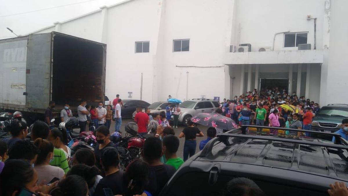¡Edificios evacuados! Temblor puso a correr a los hondureños en todo el país (FOTOS)
