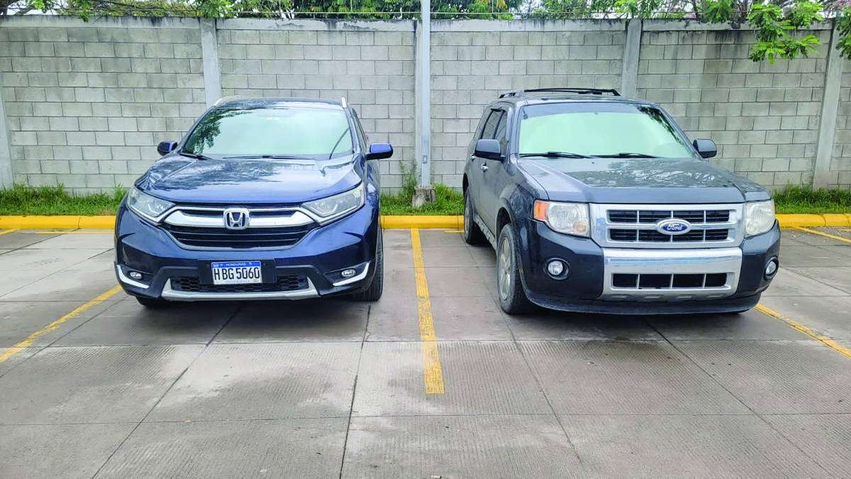 <b>Agentes de delitos contra la propiedad de la DPI capturaron por el caso a tres supuestos robacarros. </b>