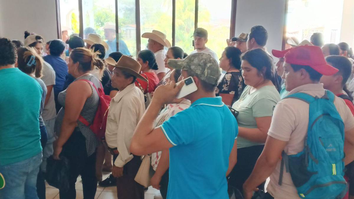 Armados y molestos: socios de Koriun exigen su capital en La Entrada, Copán
