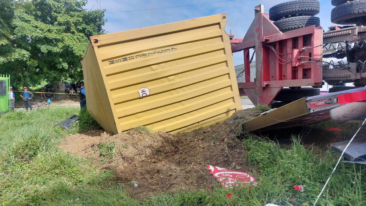 Esto se sabe del accidente de la rastra que dejó un muerto en el bulevar del este