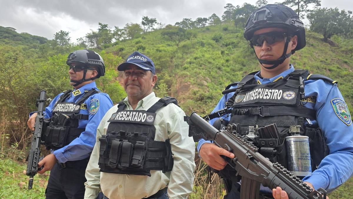 Citan a dos hombres para construir piscina y terminan secuestrados; policía los rescata