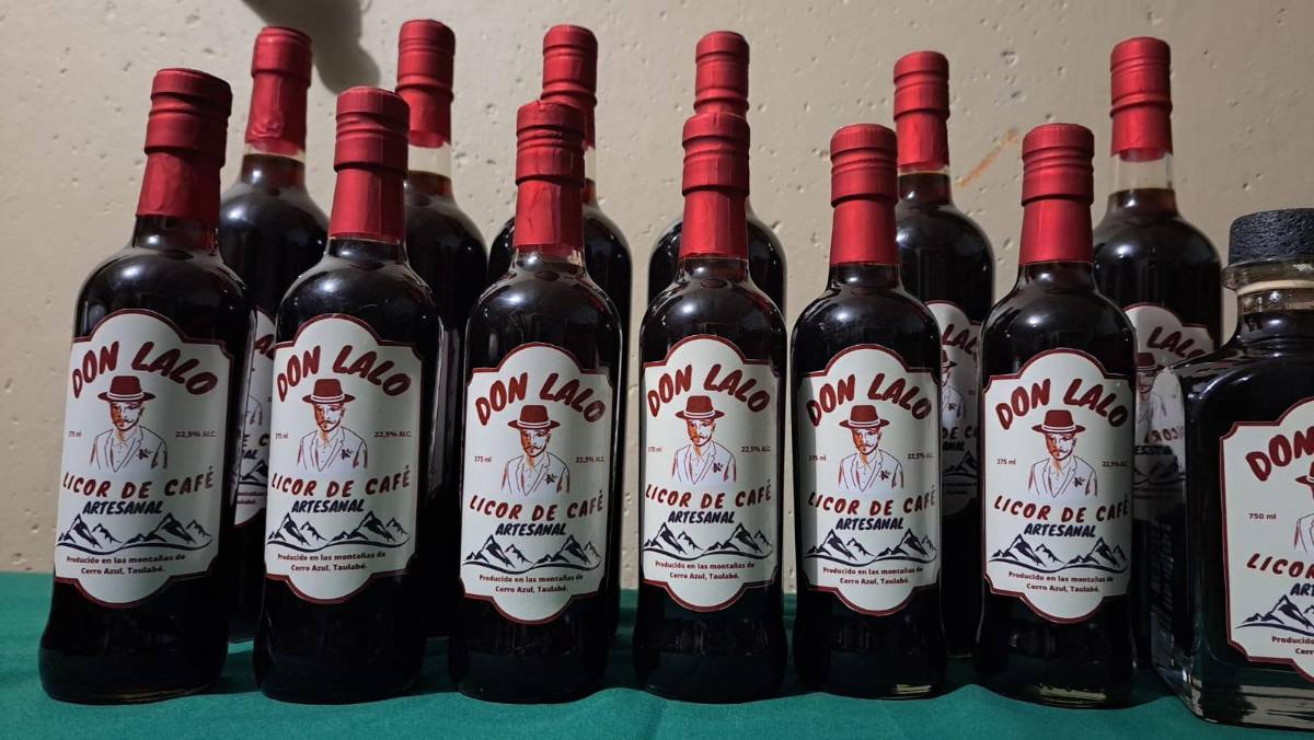 “Una bomba de café”: Así es el vino de Eduardo Cálix