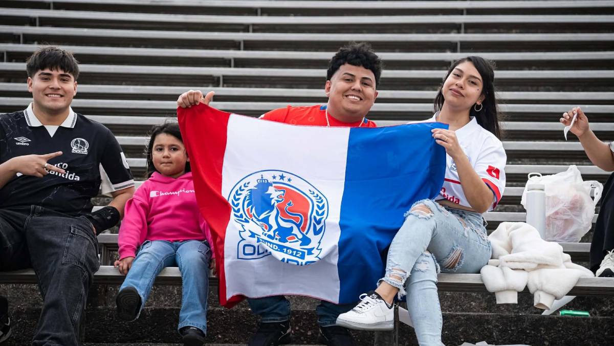 Colocha enamora en New Orleans, besos y ambientazo para los clásicos en EUA