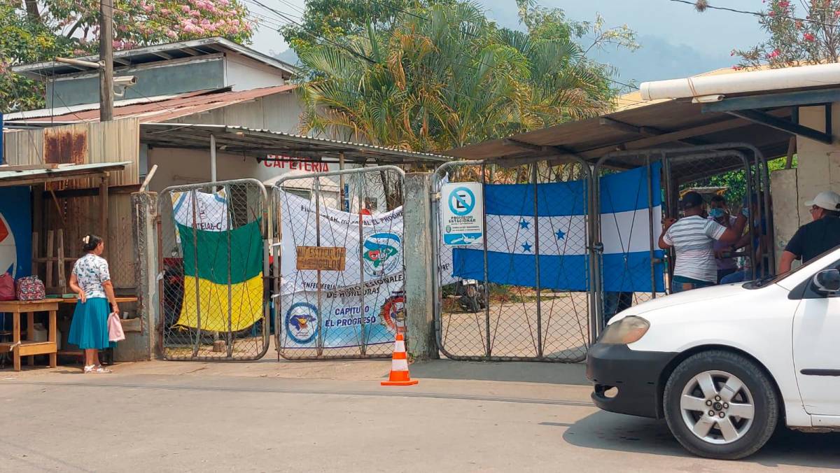 Colectivos de Libre mantienen toma en hospital progreseño