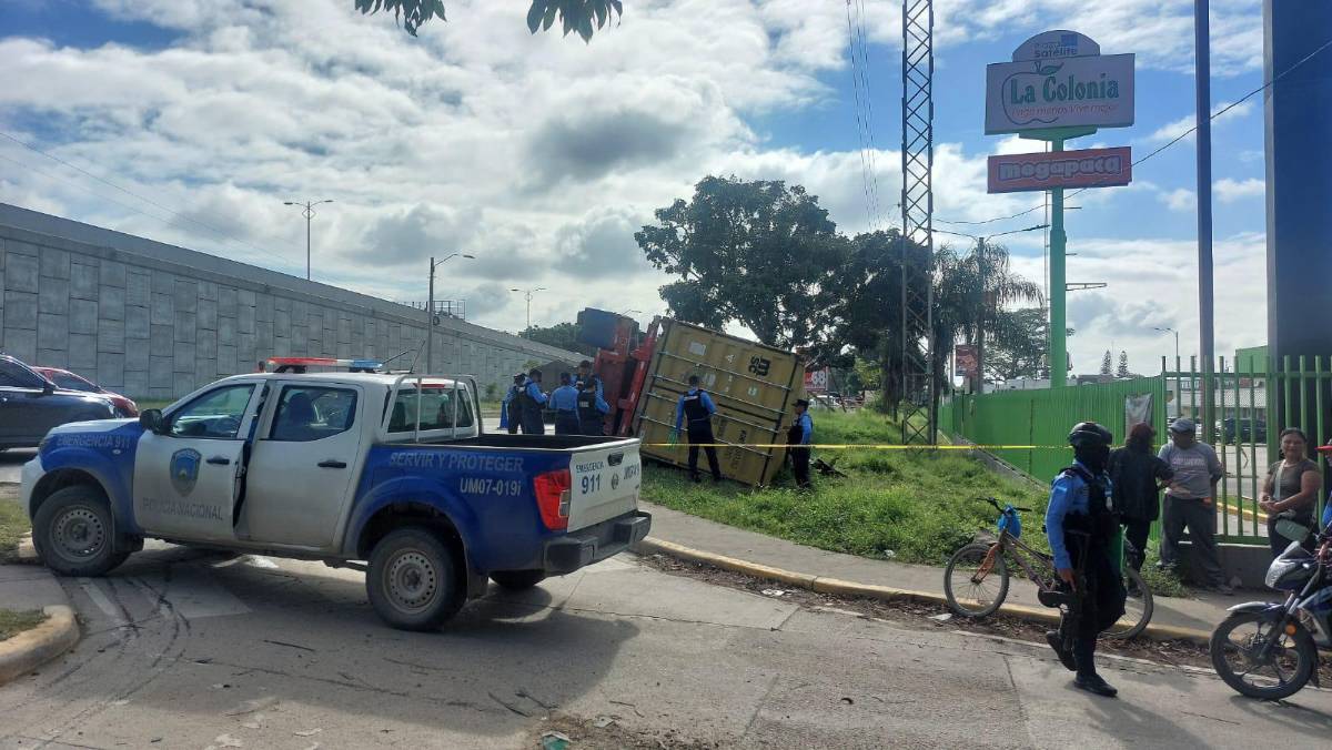 Esto se sabe del accidente de la rastra que dejó un muerto en el bulevar del este