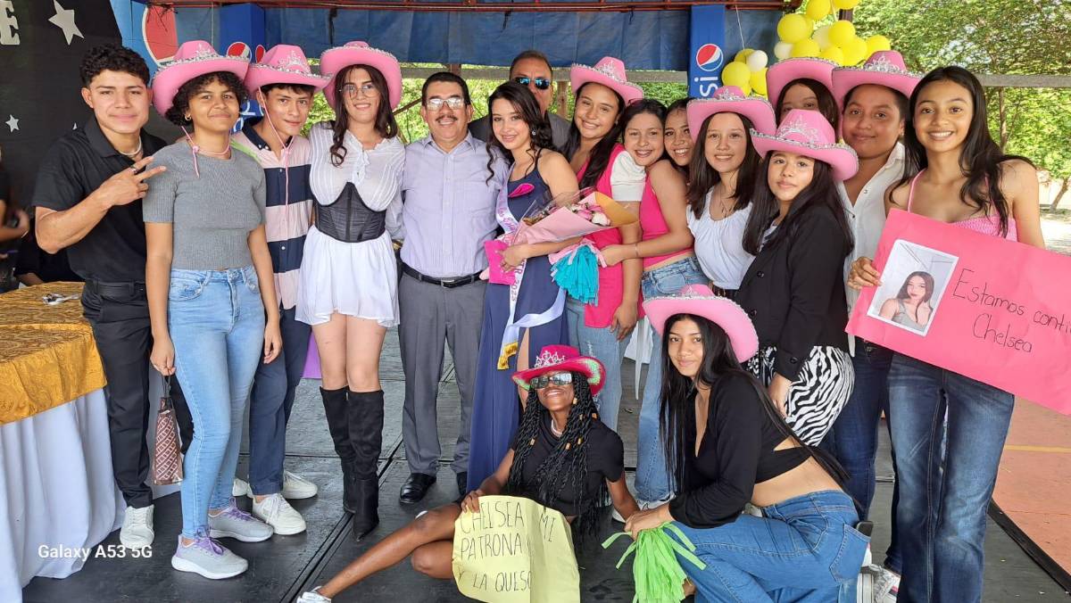 Los estudiantes se mostraron alegres en su día.