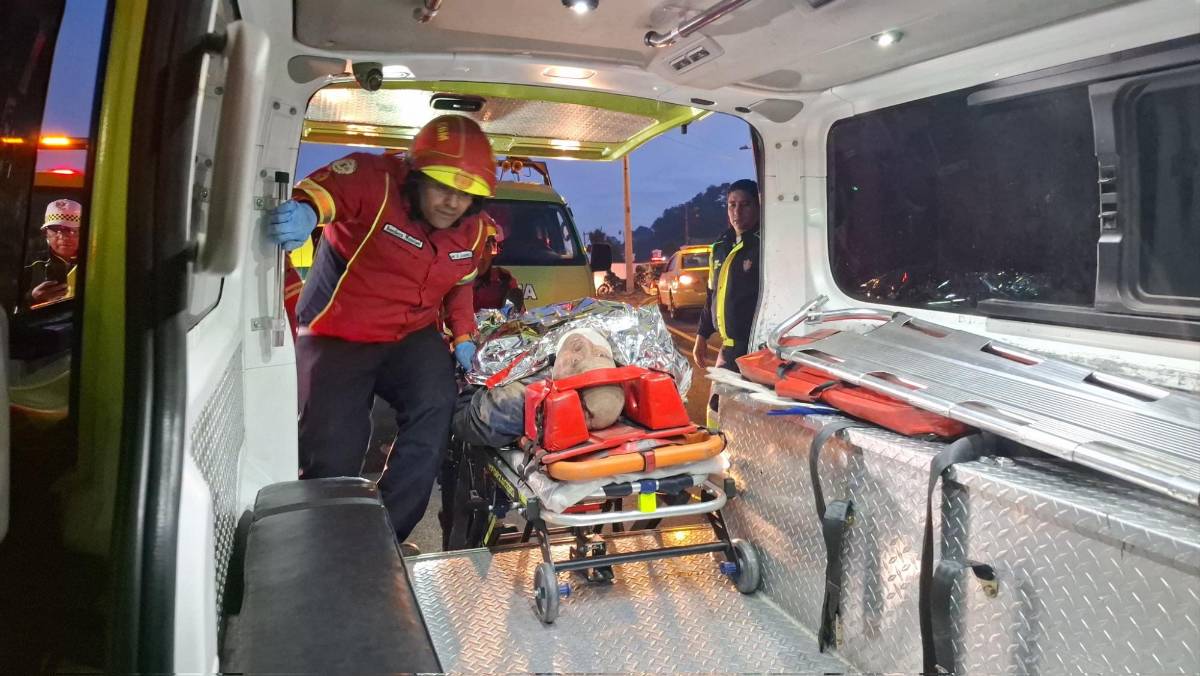 Más de 50 muertos en accidente de bus que cayó de un puente en Guatemala