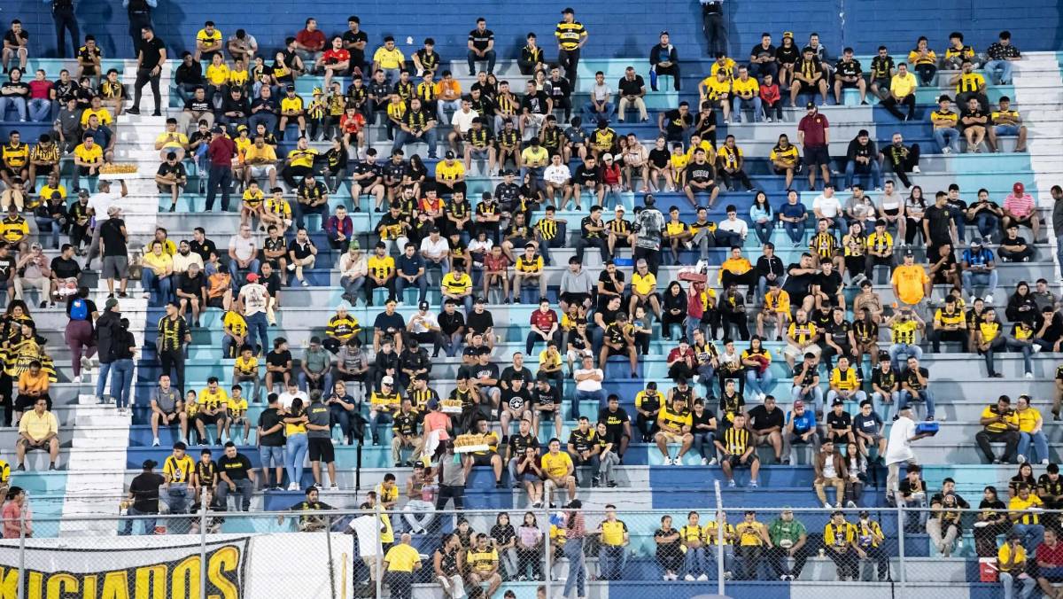 Decepción en Real España, lágrimas y temor por caos tras eliminación vs Motagua