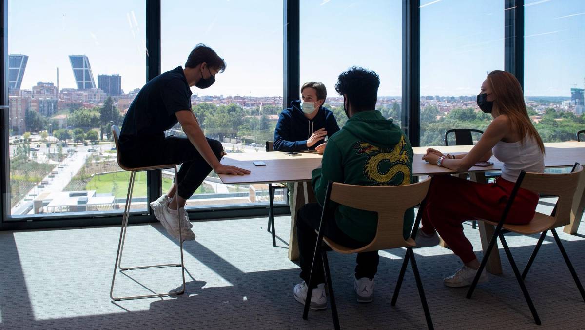 Alumnos de toda Centroamérica pueden aplicar a las becas.
