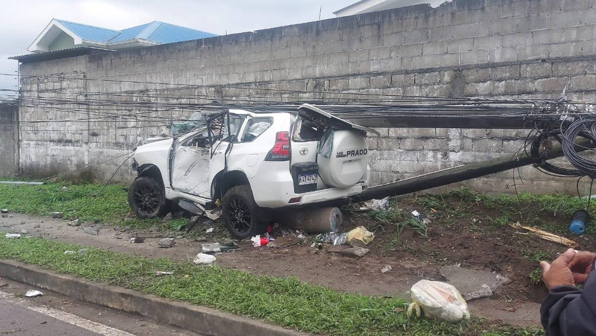 Madrugada mortal: violento impacto deja a ingeniero muerto y atrapado entre el hierro