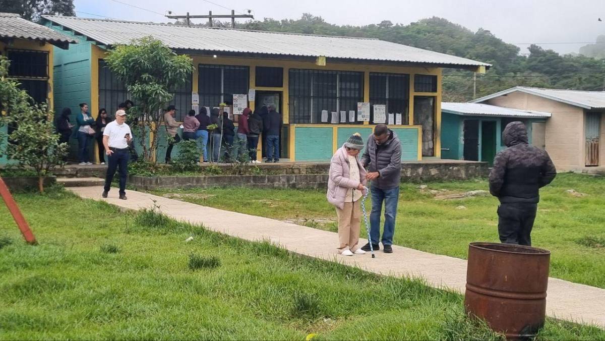 Elecciones Honduras 2025: largas filas, retrasos y afluencia de personas