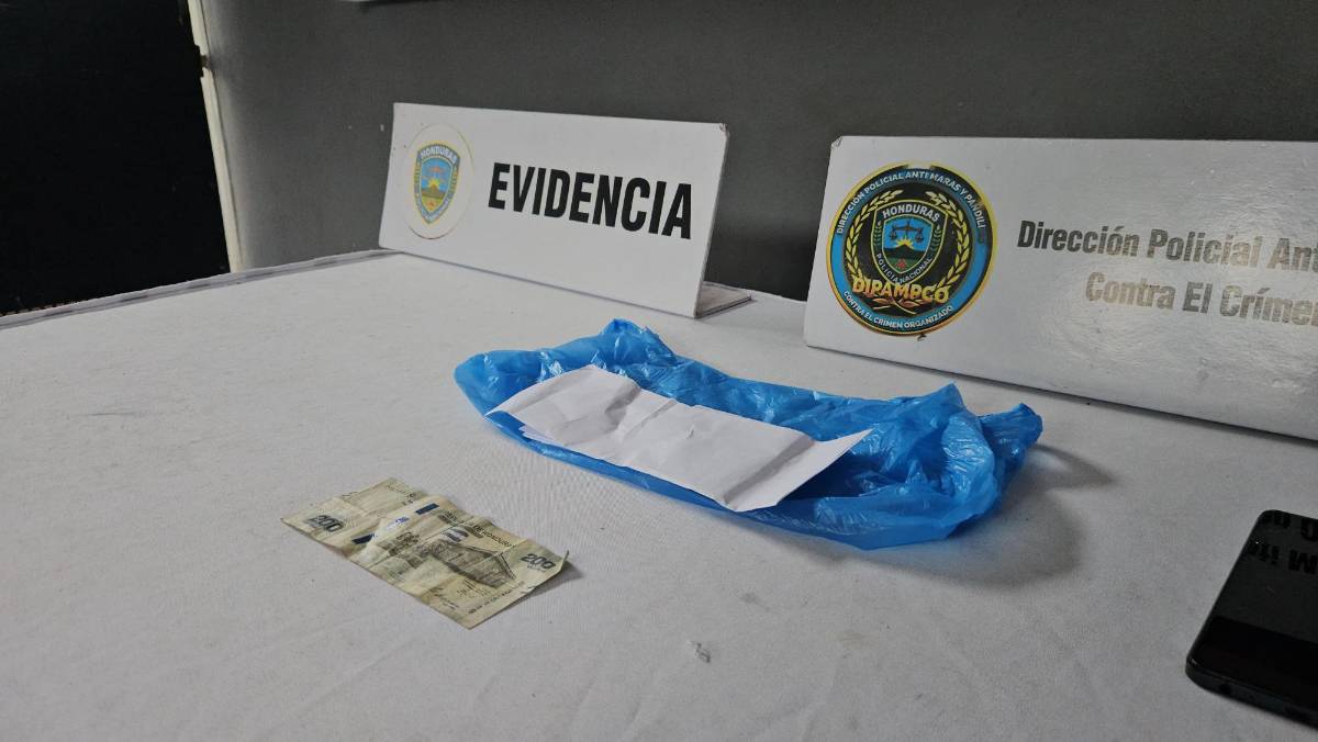 Evidencias en la captura de los tres detenidos.