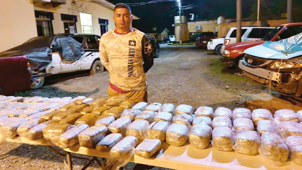 Lo capturan con 200 libras de marihuana en Tela