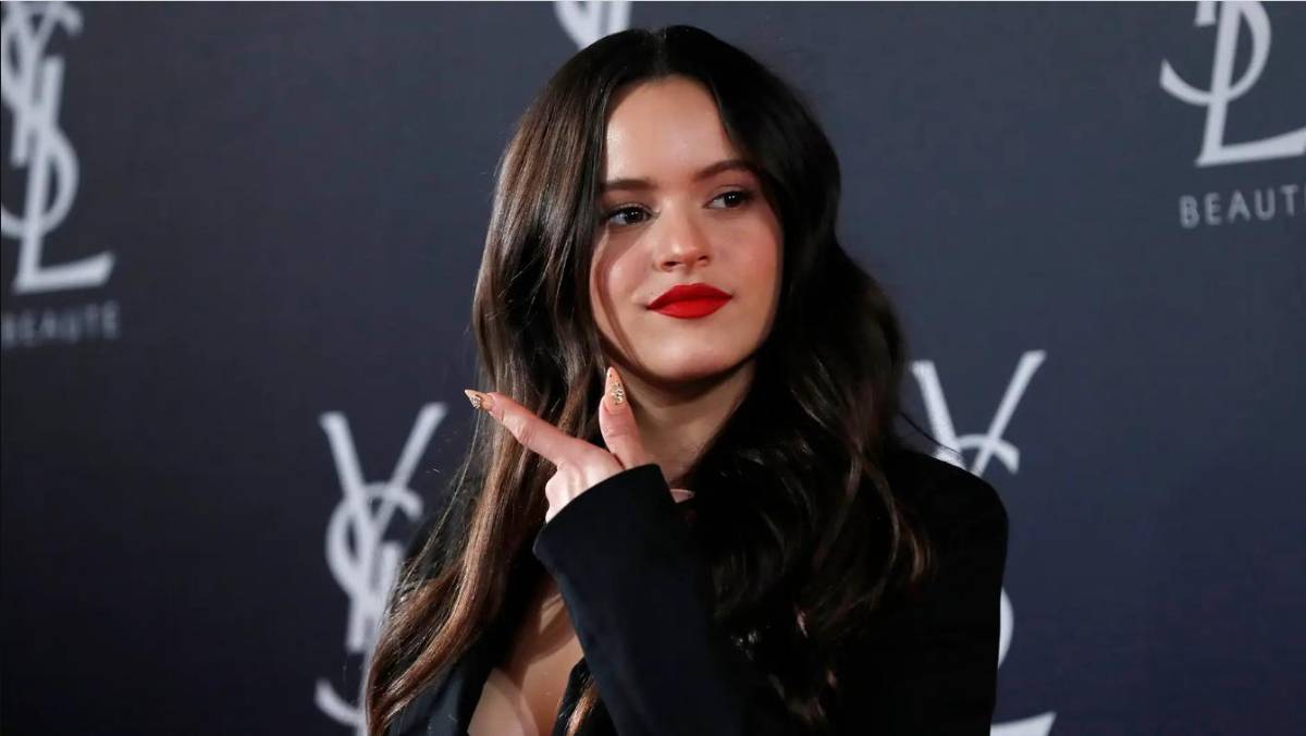 Rosalía come tacos en México y desata la euforia de los fans