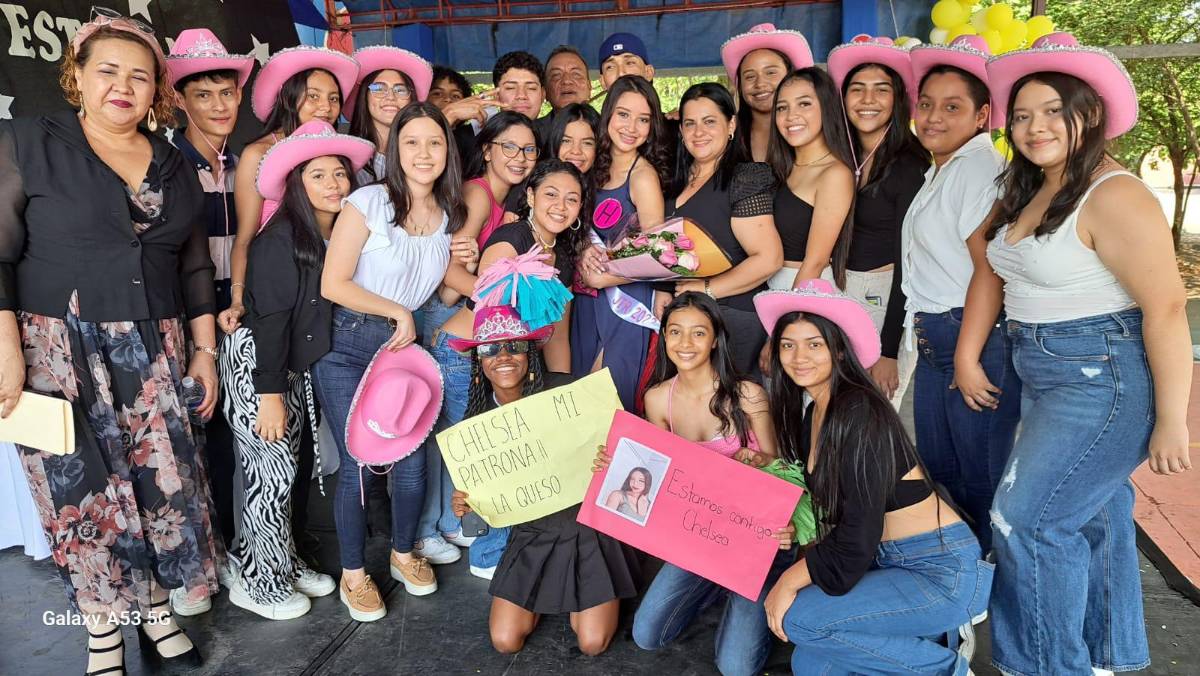 Instituto José Trinidad Reyes celebra Día del Estudiante