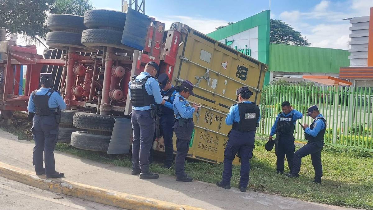 Esto se sabe del accidente de la rastra que dejó un muerto en el bulevar del este