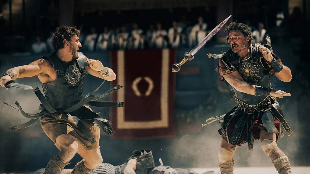 El personaje Marcus Acacius, interpretado por Pedro Pascal (derecha), tiene un lazo aún más profundo con Máximo Décimo Meridio: en el pasado sirvió bajo su mando como soldado del imperio romano.