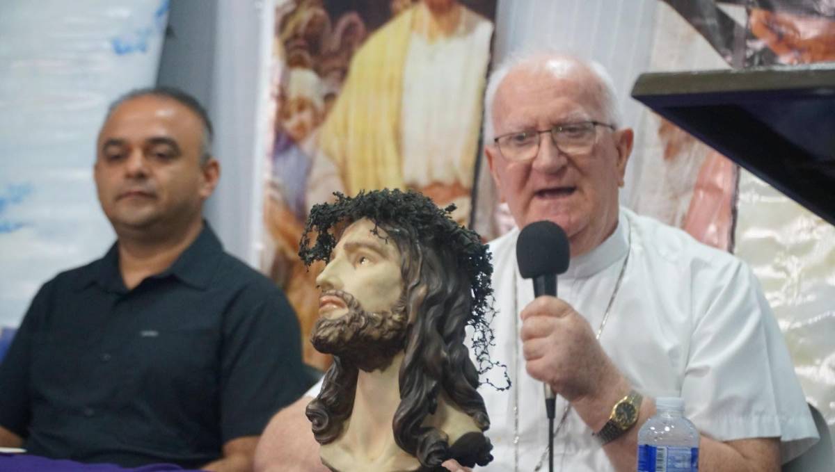 ”Tenemos que cambiar y arreglar la casa, después invitar a invertir”: arzobispo Lenihan