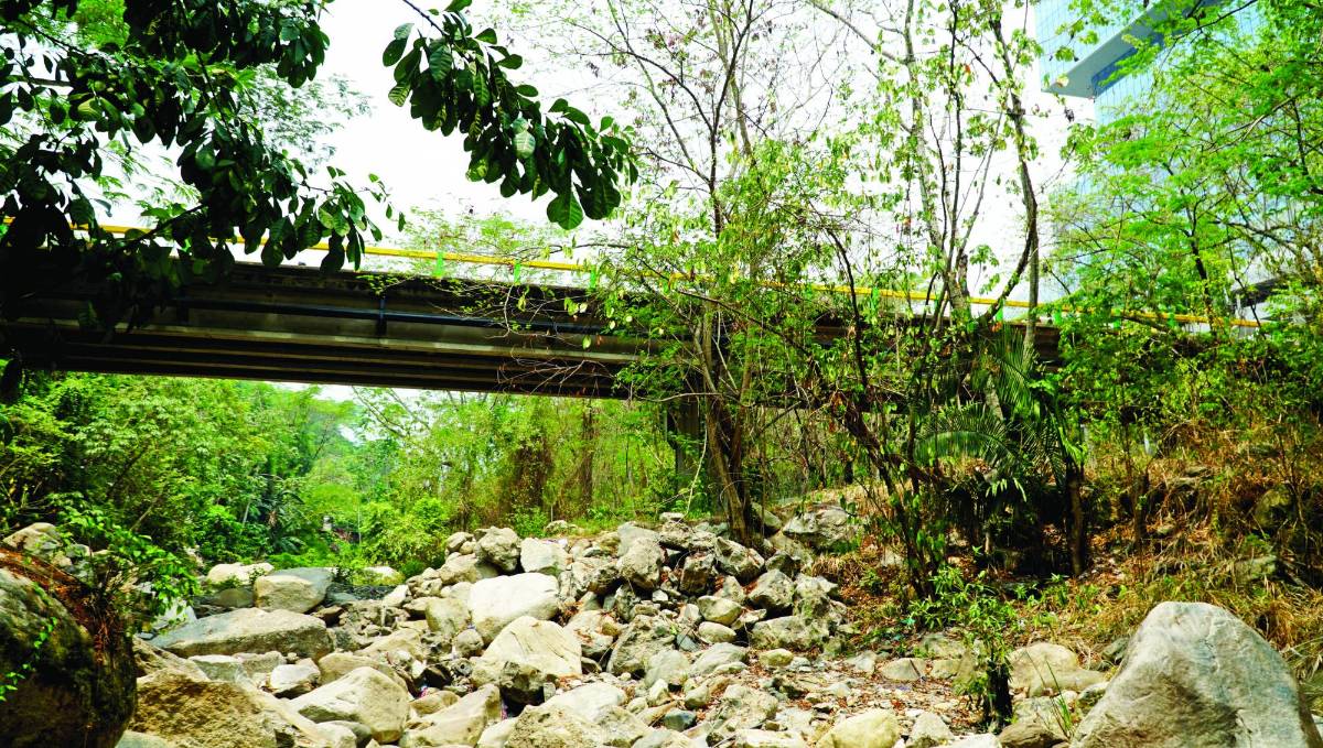 Suspensiones de agua seguirán hasta que terminen los apagones en SPS