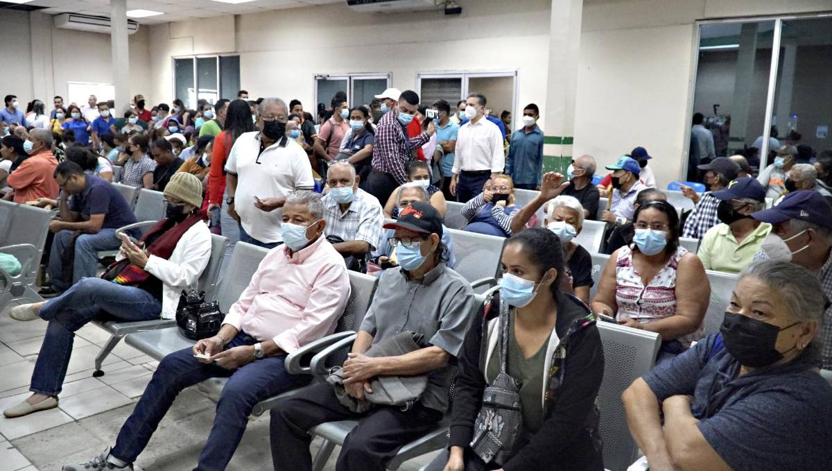 Buscan afiliar a 32,000 docentes al IHSS