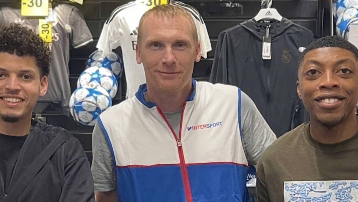 Fue campeón con el Barcelona, se hizo viral trabajando en una tienda y ahora revela su oscuro secreto