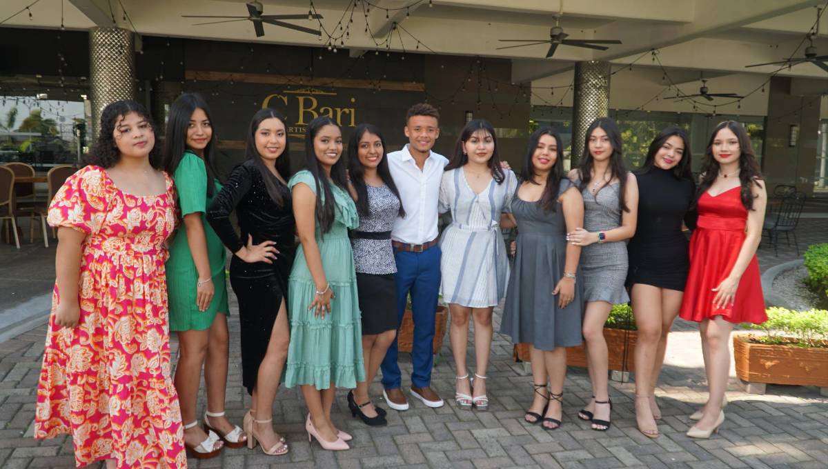 Desayuno previo a la graduación de la Saint Paul Academy