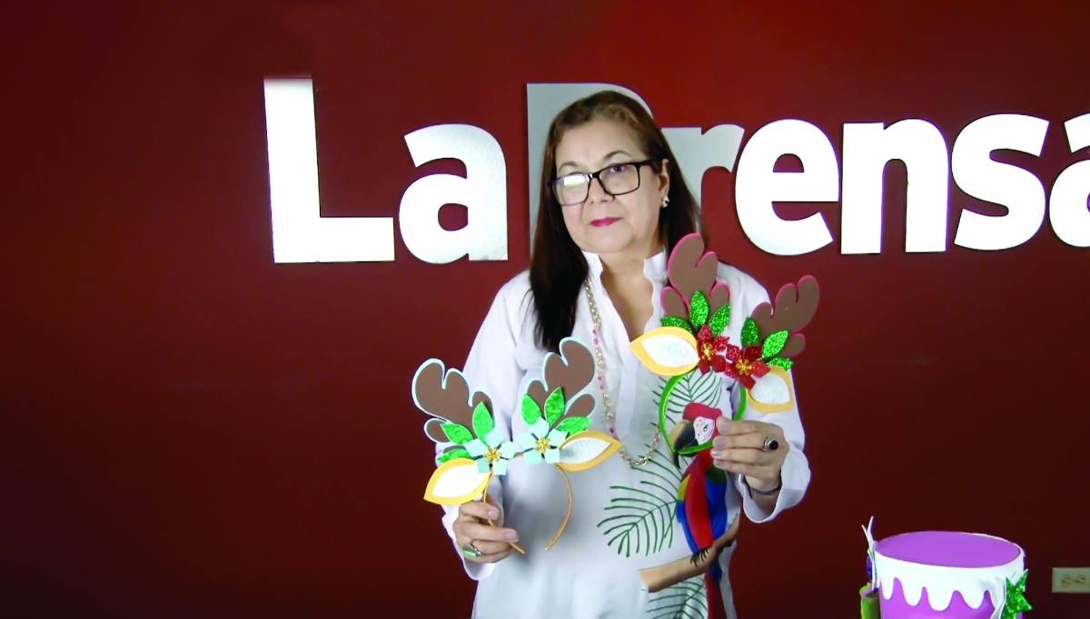 Creativa emprendedora nos enseña a hacer vinchas navideñas