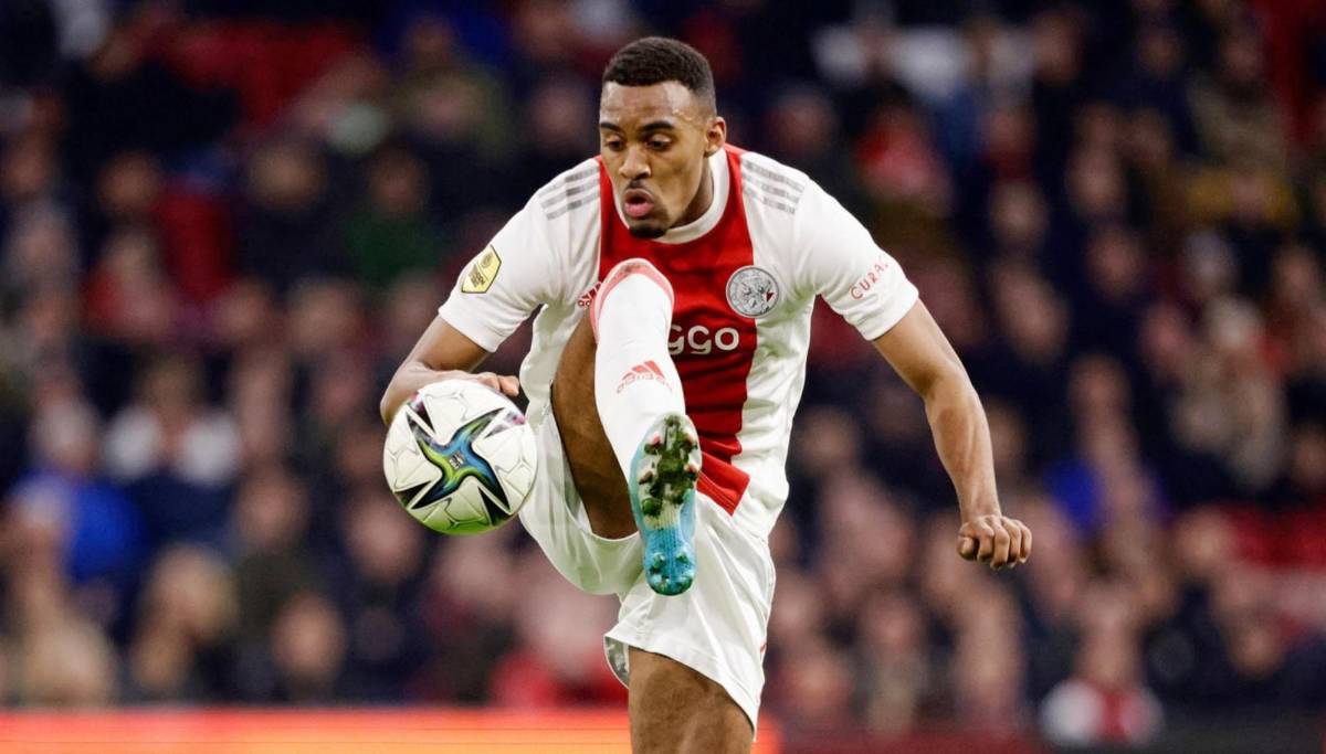 Centrocampista neerlandés Ryan Gravenberch confirma su fichaje por el Bayern Múnich