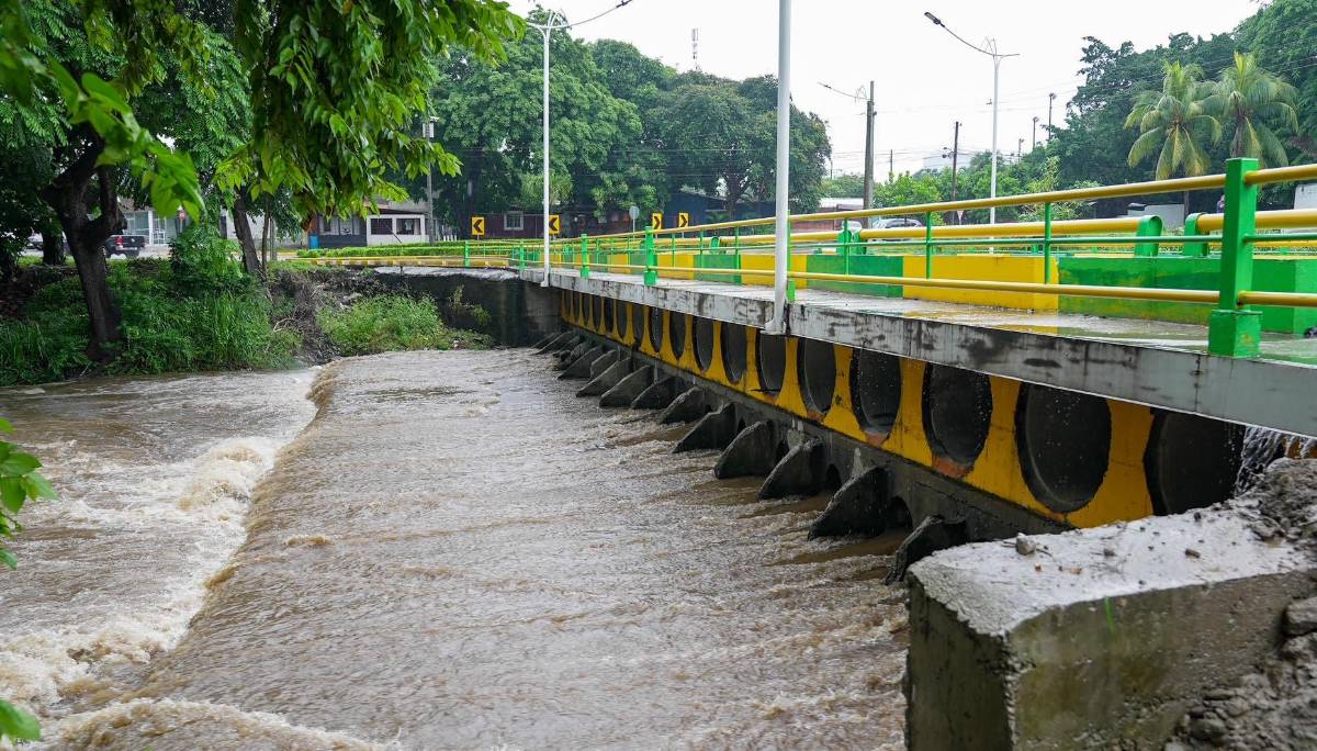 Tormenta Sara pone a prueba los vados de San Pedro Sula