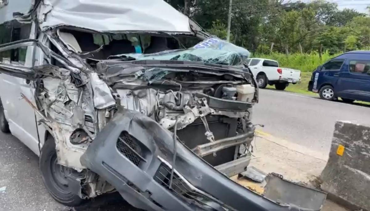 Choque entre rastra y rapidito deja ocho heridos en recta de Yojoa