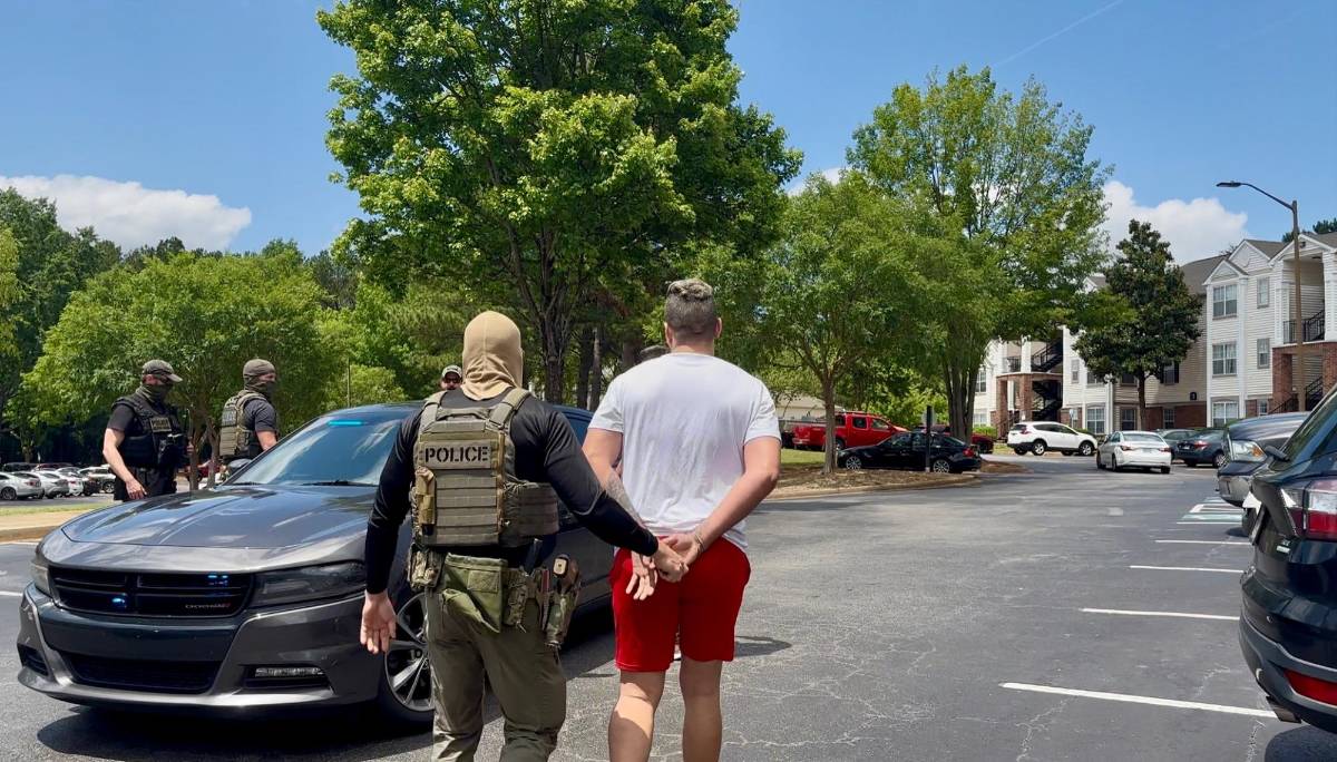 Influencer convocó a fiesta masiva, pero ICE lo detuvo y lo deportará a Venezuela