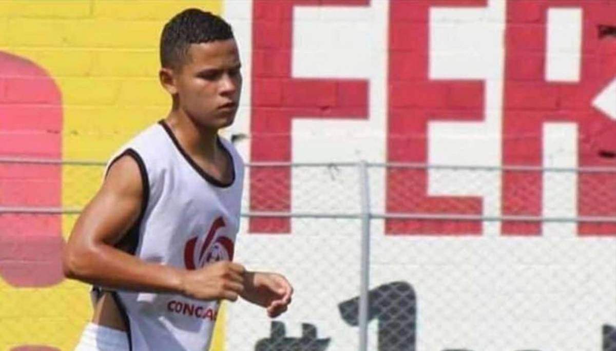 Tragedia: Muere futbolista hondureño durante entrenamiento