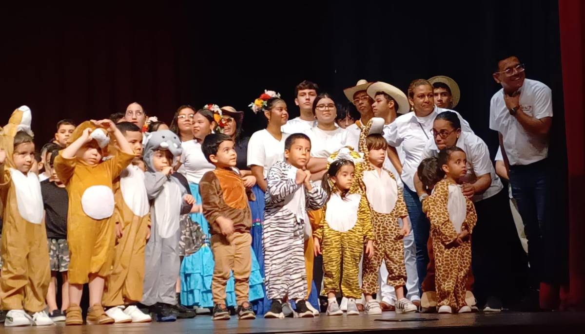 Talent show Grace Christian Academy: noche de música y de petición de matrimonio