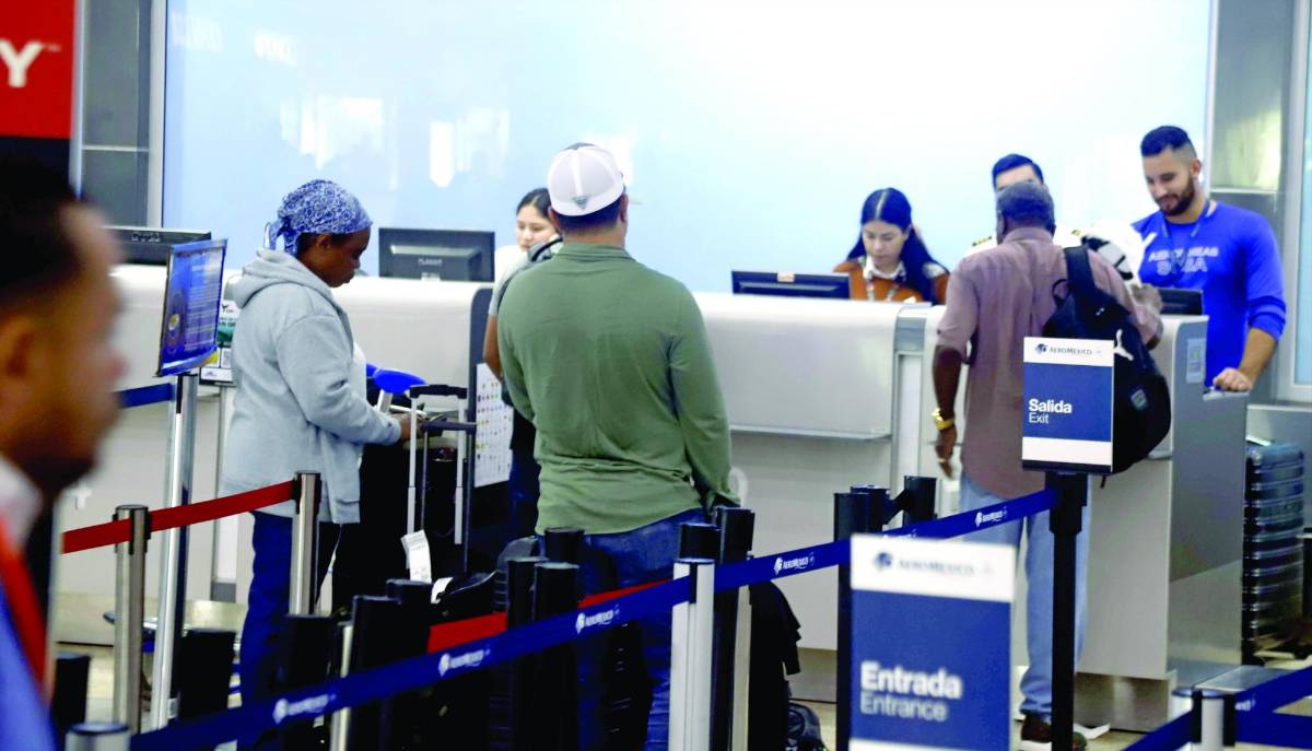 Mañana en vigencia ley para el viajero para hondureños