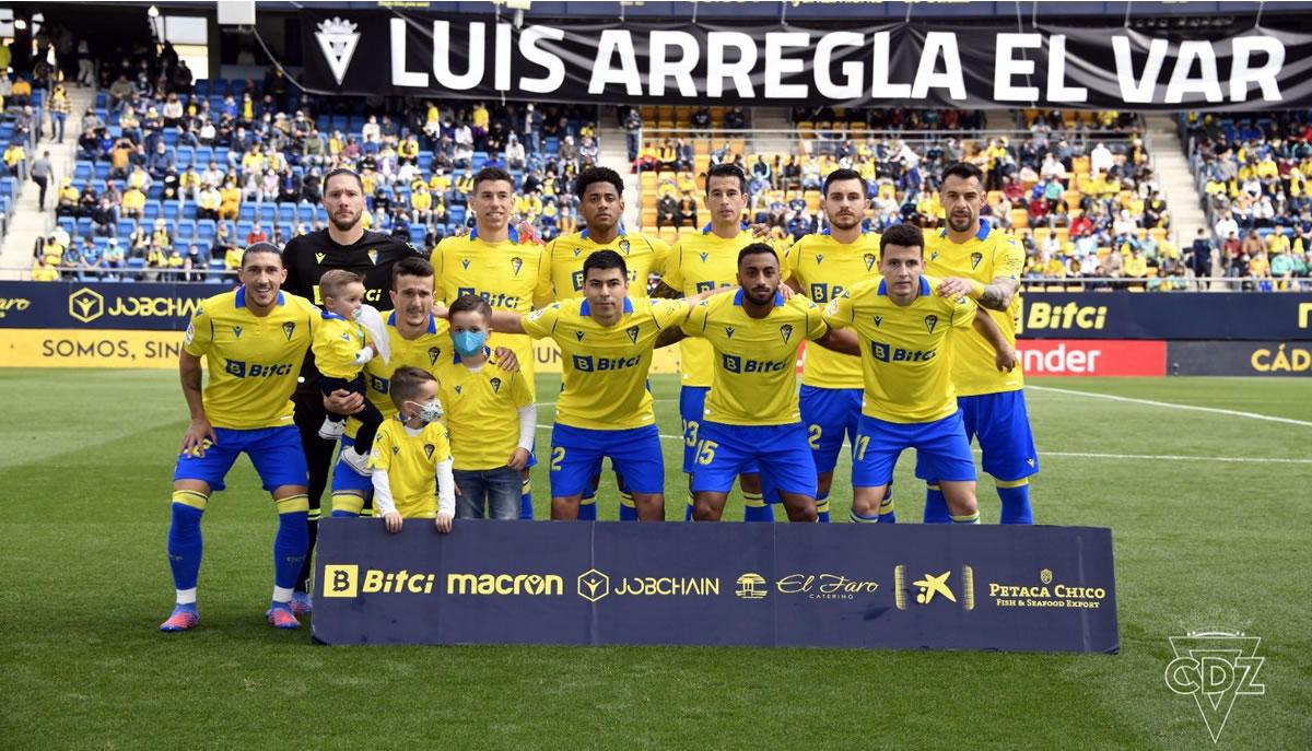 ‘Choco‘ Lozano en el 11 titular del Cádiz contra el Celta.