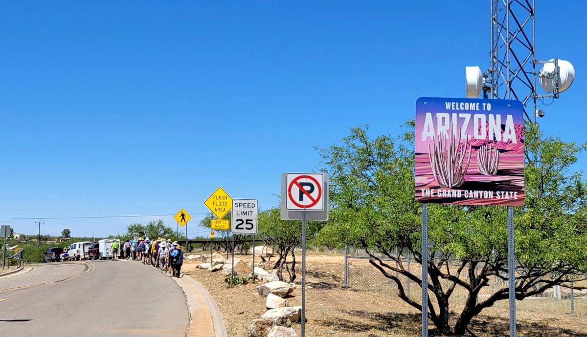 Arizona votará en noviembre sobre ley que criminaliza a migrantes