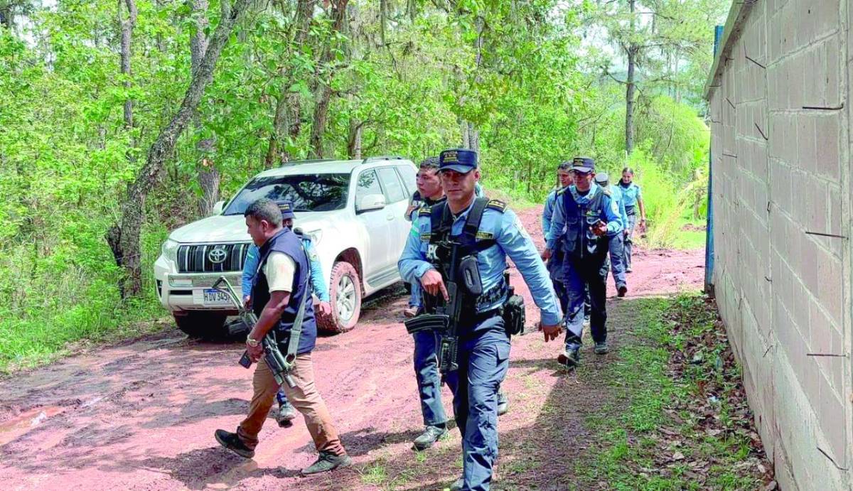 Más de 60 policías buscan a cinco jóvenes desaparecidos