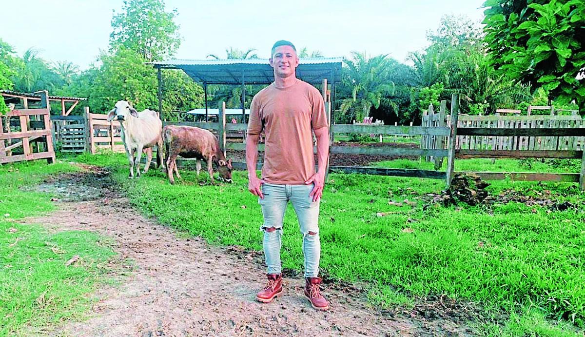 ‘La Perrita‘ Castellanos disfruta del fútbol y la ganadería.
