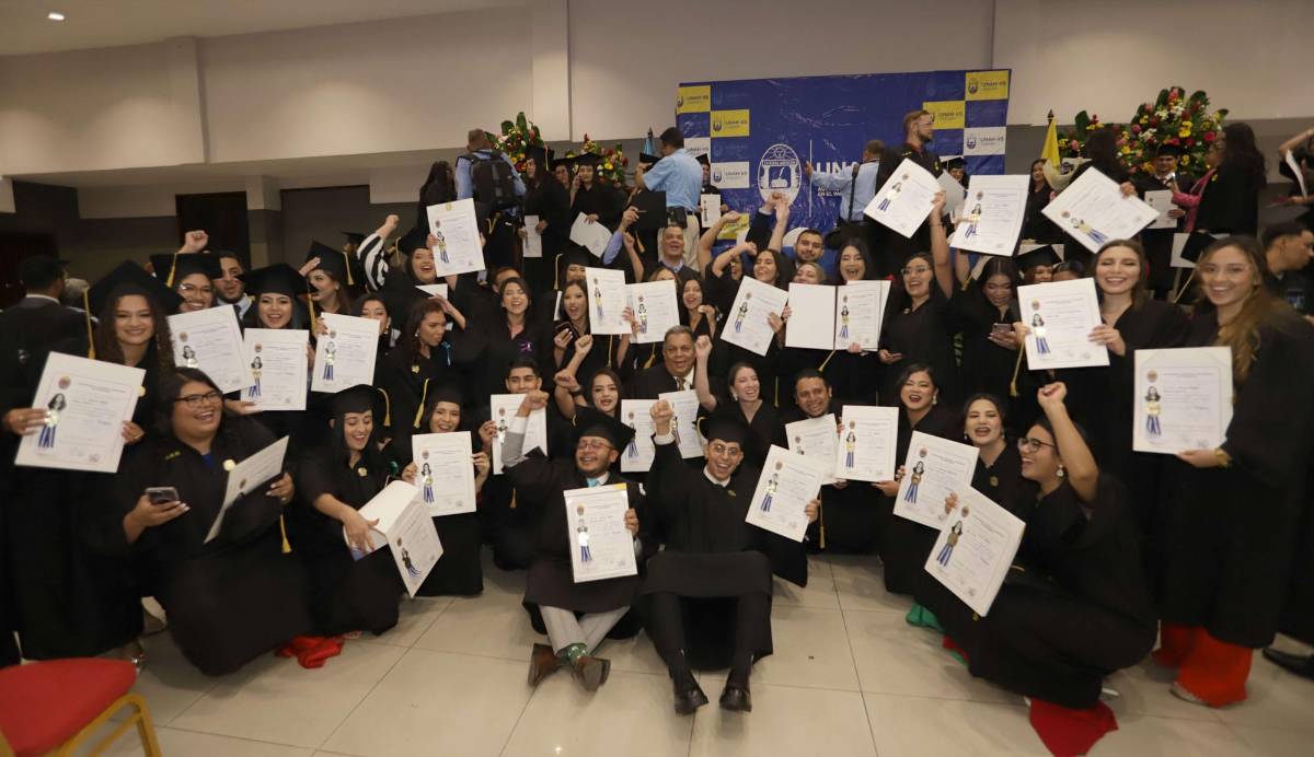 Unah-vs festeja el logro de 578 nuevos graduados