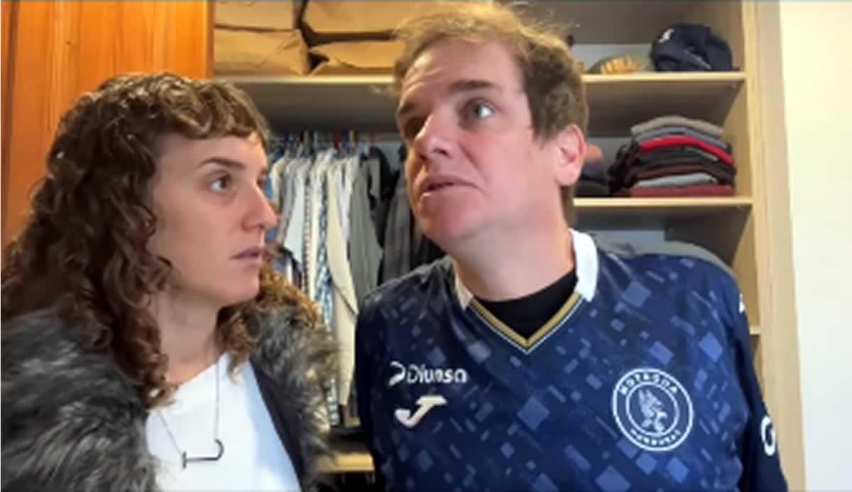 Influencer argentino sorprende al aparecer con camiseta de Motagua
