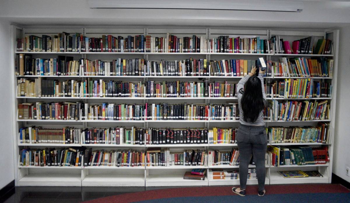 Biblioteca del Centro Cultural Sampedrano reabre al público