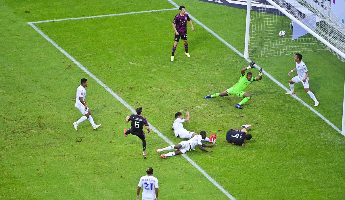 El derechazo de Sebastián Córdova que superó a ‘Buba‘ López.