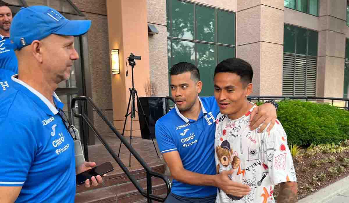 Najar visita concentración de la Selección de Honduras en Washington